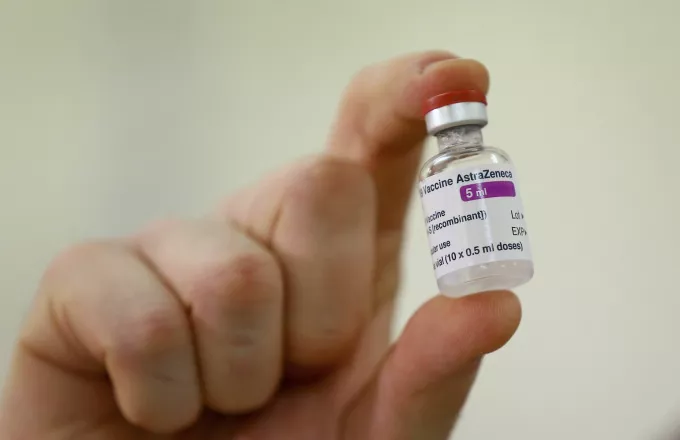 Βρετανία: Να μη χορηγείται το εμβόλιο της Astra Zeneca στους κάτω των 30 ετών