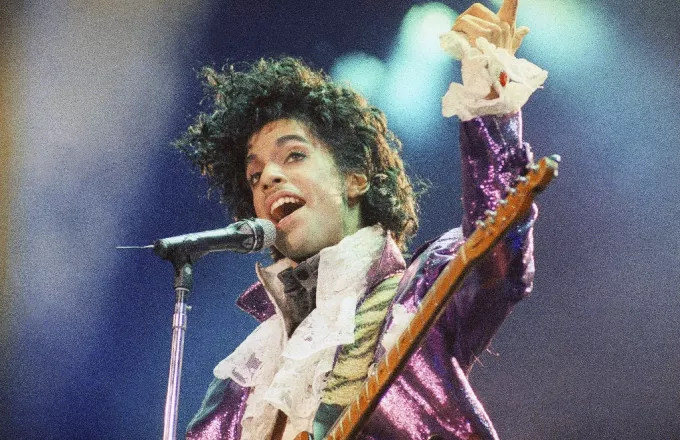 Το ακυκλοφόρητο «Welcome 2 America» του Prince έρχεται το καλοκαίρι