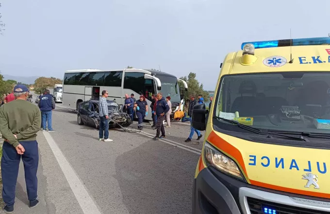 Τροχαίο με έναν νεκρό στην Εύβοια: Λεωφορείο συγκρούστηκε με ΙΧ