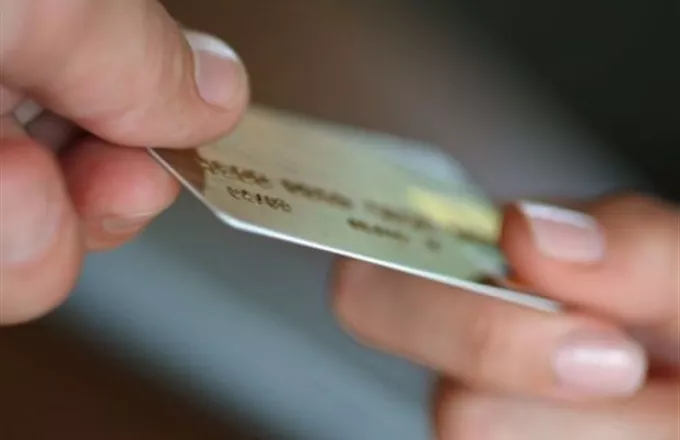 Χρήση πιστωτικών καρτών στις συναλλαγές με το Δημόσιο σχεδιάζει το ΥΠΟΙΚ