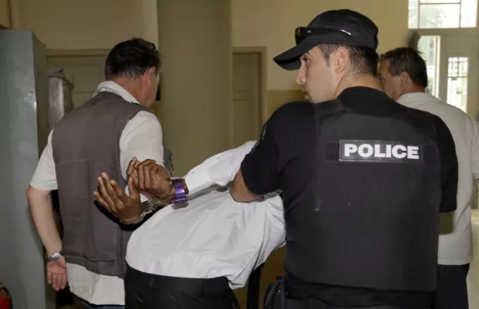 ΕΛΑΣ: Συλλήψεις έξι ατόμων για εκβίαση και δωροδοκία 