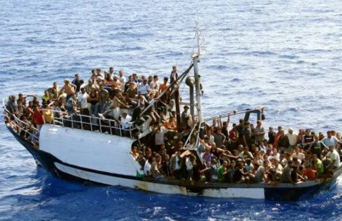 Δεκάδες αγνοούμενοι σε ανατροπή πλοίου με μετανάστες ανοιχτά της Ινδονησίας
