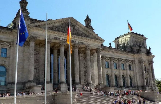 Γερμανία: Περισσότερη διαφάνεια στα βουλευτικά εισοδήματα