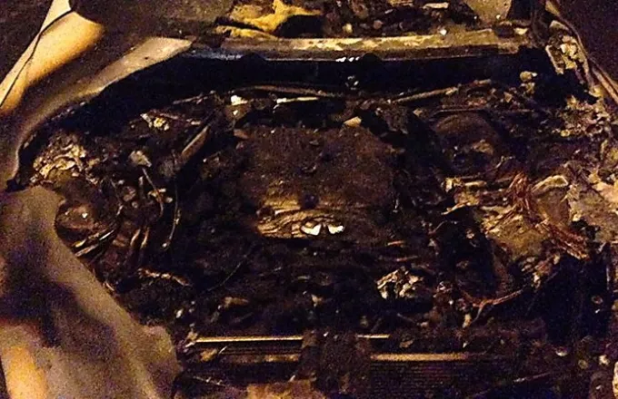 Φάληρο: Παραλίγο ατύχημα με όχημα που έπιασε φωτιά στην Εθνάρχου Μακαρίου 