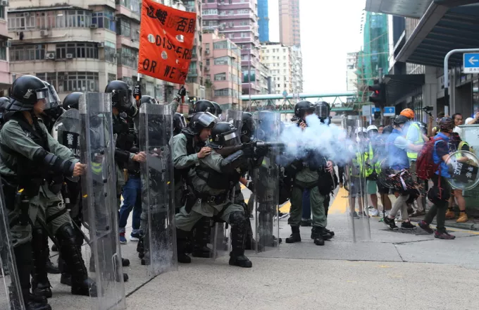Χονγκ Κονγκ: Χρήση δακρυγόνων από την αστυνομία εναντίον διαδηλωτών