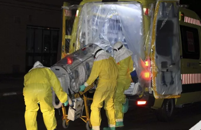 Τρία ακόμα πιθανά κρούσματα Έμπολα νοσηλεύονται στην Ισπανία