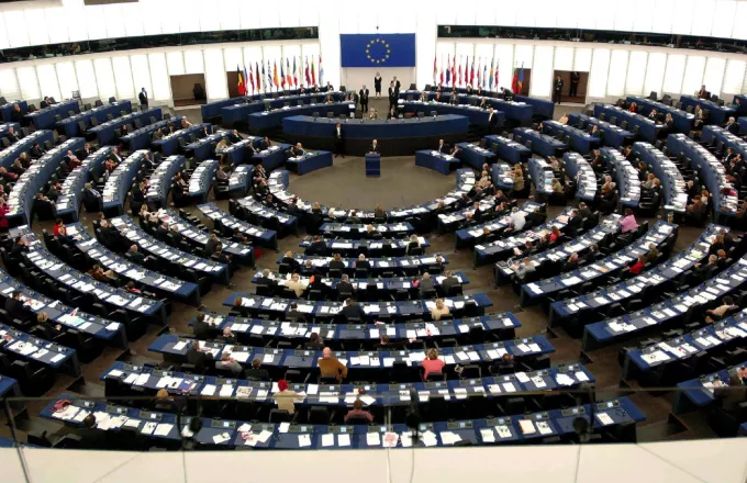 Ευρωκοινοβούλιο: Πρόταση για επέκταση της οικονομικής βοήθειας στους ανέργους 