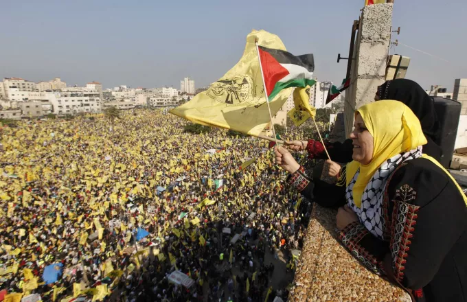Μαζική συγκέντρωση Φατάχ στη Γάζα με χείρα φιλίας από Χαμάς – οδομαχίες διαδηλωτών
