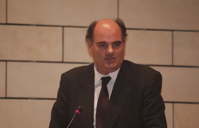 Ανάκληση διαθεσιμότητας για όλους τους διοικητικούς του ΕΚΠΑ ζητά ο Φορτσάκης