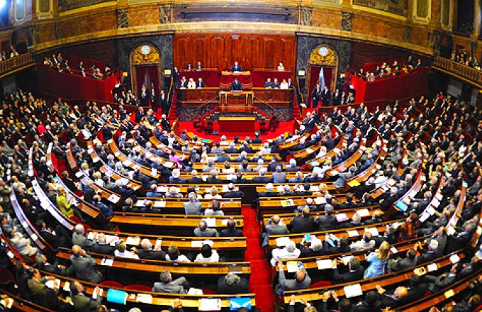 Γαλλία: Εγκρίθηκε ο ευρωπαϊκός μηχανισμός ESM