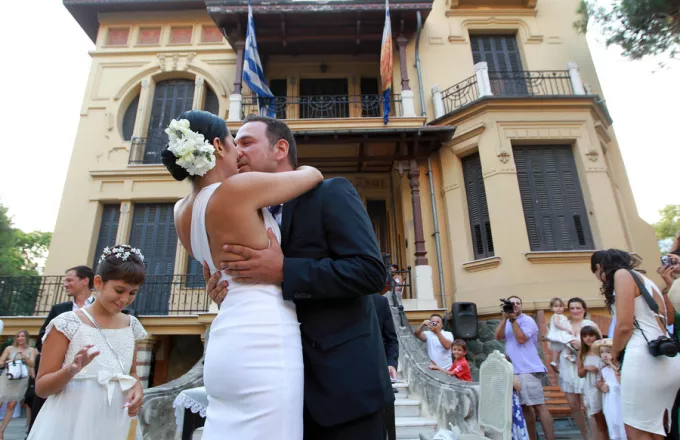 Ο νέος δήμαρχος Χίου βάζει τέλος στους πολιτικούς γάμους στο δημαρχείο