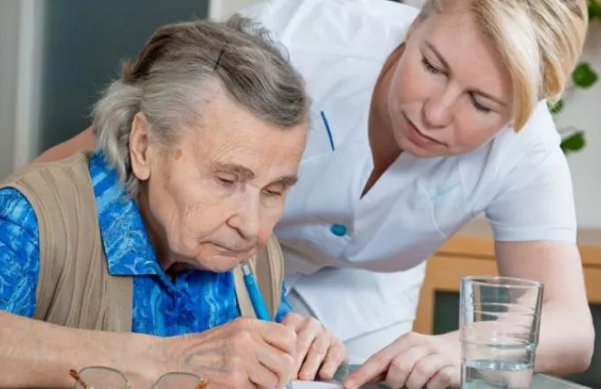 Παρατείνονται μέχρι τέλη 2013 τα προγράμματα ημερήσιας φροντίδας ηλικιωμένων