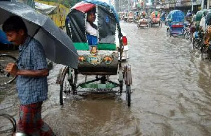 Ινδία: 36 νεκροί από τις πλημμύρες