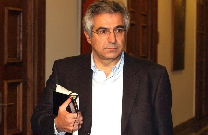 Ελεύθερος με εγγύηση 1 εκατ. ευρώ ο πρώην υπουργός Μιχάλης Καρχιμάκης (upd)