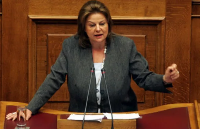 Υπερψηφίστηκε το πολυνομοσχέδιο - Εκτός ΚΟ του ΠΑΣΟΚ η Λούκα Κατσέλη 