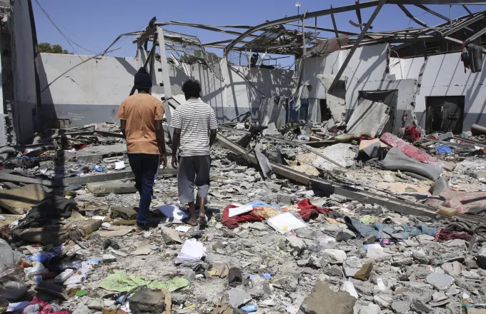 «Πιθανό έγκλημα πολέμου» ο βομβαρδισμός προσφύγων στην Λιβύη