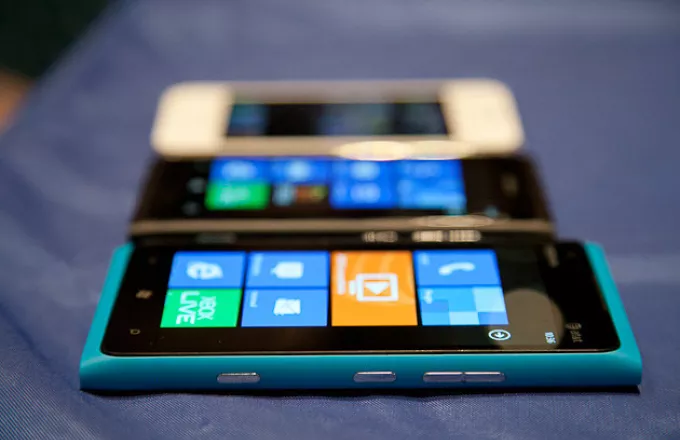H Samsung εκθρόνισε τη Nokia στις πωλήσεις κινητών