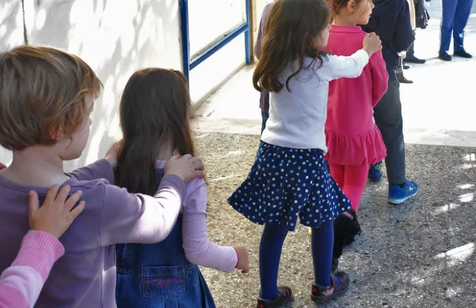 Σοκ στη Λαμία από καταγγελία για βιαιοπραγία δασκάλας σε βάρος 6χρονου
