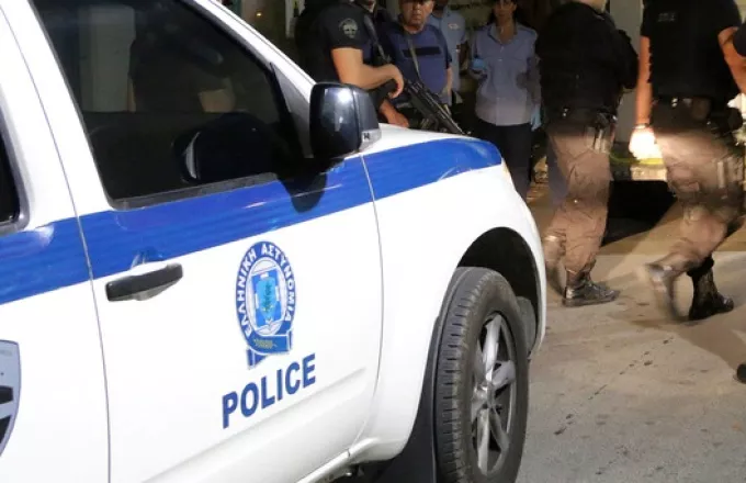  Θεσσαλονίκη: Κουκουλοφόροι επιτέθηκαν σε υποκατάστημα τράπεζας