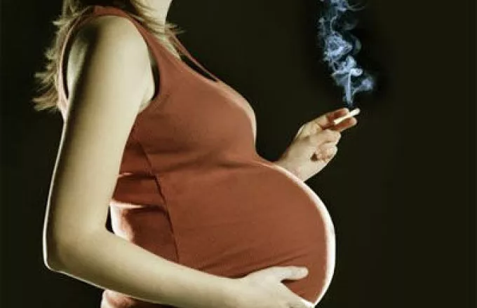 Παιδιά από μητέρες καπνίστριες διατρέχουν υψηλότερο κίνδυνο οξέος καρδιακού επεισοδίου