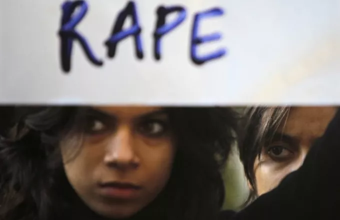 Ινδία: Για ανθρωποκτονία κατηγορούνται οι βιαστές της νεαρής φοιτήτριας