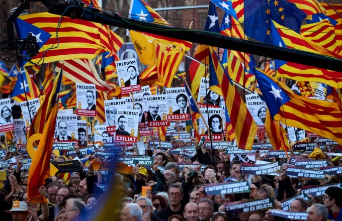 Ισπανία: 200.000 διαδηλωτές κατά της δίκης των αυτονομιστών ηγετών