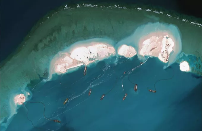 «Σύγκρουση» Κίνας-ΗΠΑ για τη Νότια Σινική Θάλασσα