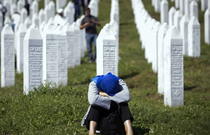 Η Ολλανδία φέρει το 10% της ευθύνης για την σφαγή αμάχων στην Σρεμπρένιτσα