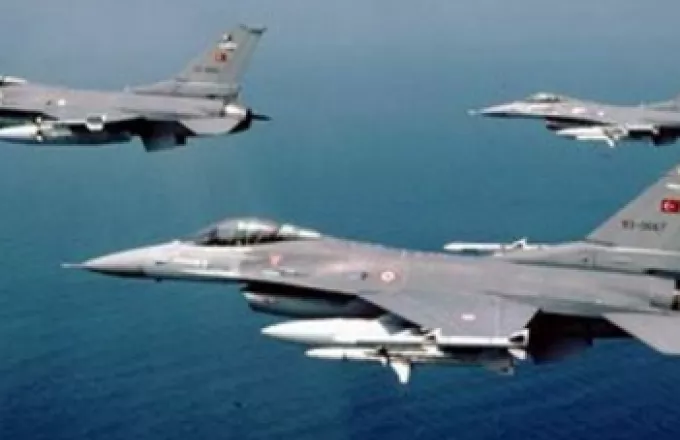 Τέσσερα τουρκικά αεροσκάφη παραβίασαν σήμερα τον ελληνικό εναέριο χώρο