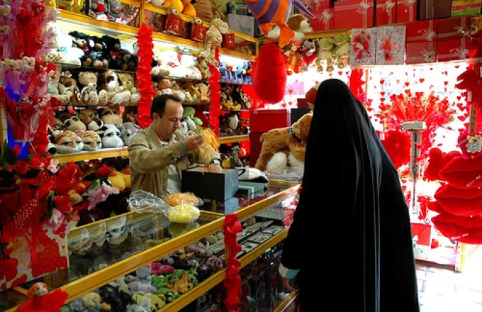 Ιράν: Εμπάργκο στον Άγιο Βαλεντίνο 