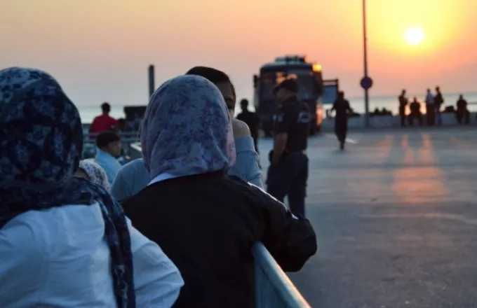 Θεσσαλονίκη: Έφτασε το Καλντέρα Βίστα από Λέσβο με περίπου 640 μετανάστες