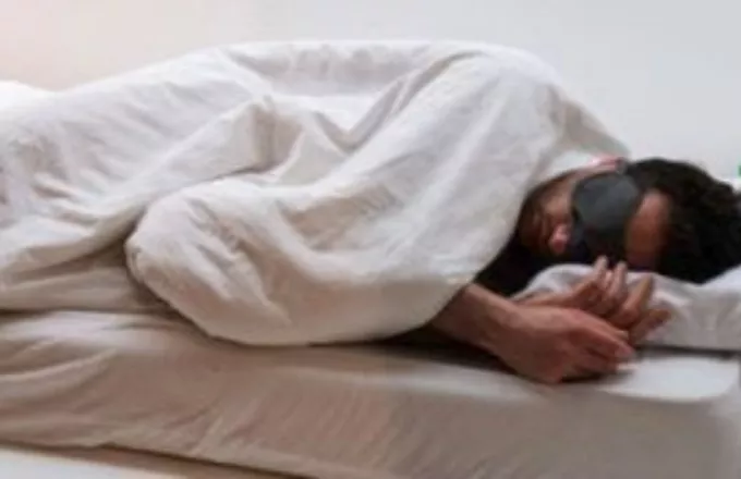Guardian: Λιγότερες από 7 ώρες ύπνου μπορεί να προκαλέσουν βλάβες σε υγεία 