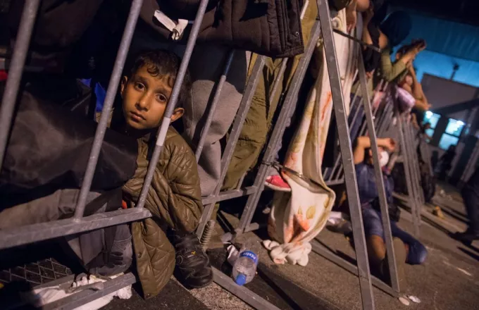 Ιταλία: Δεκτή έγινε η αποβίβαση των 450 μεταναστών