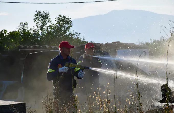 Φωτιά έχει ξεσπάσει στην περιοχή του Μενιδίου