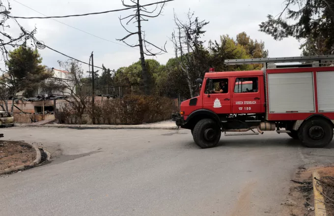 Κρήτη: Υπό μερικό έλεγχο η πυρκαγιά που εκδηλώθηκε στα Χανιά