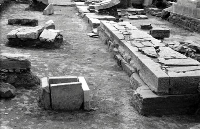 Σίκινος: Ανακάλυψαν ασύλητο αρχαίο τάφο με πλούσια κτερίσματα