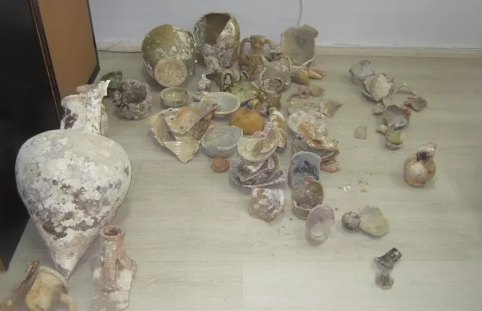 Aρχαιοκάπηλος στην Ηγουμενίτσα είχε μετατρέψει το σπίτι του σε μουσείο