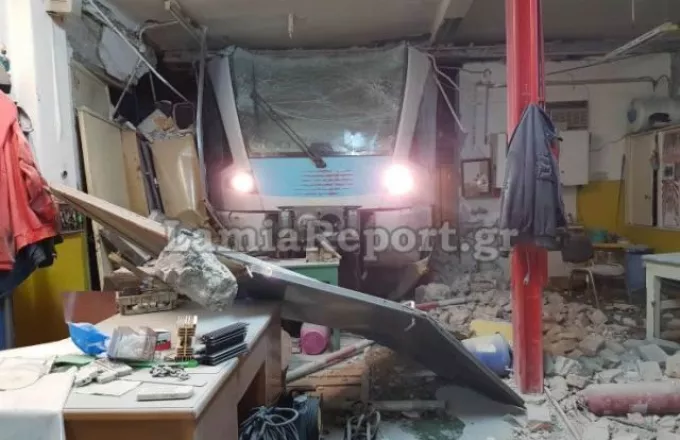 Εκτροχιάστηκε τρένο μέσα στη Λαμία –Τραυματίστηκε μια γυναίκα (video)