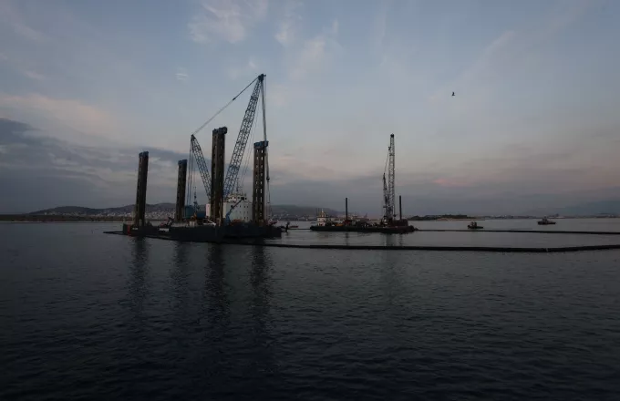 Ολοκληρώθηκε η απορρύπανση του Σαρωνικού από την πετρελαιοκηλίδα
