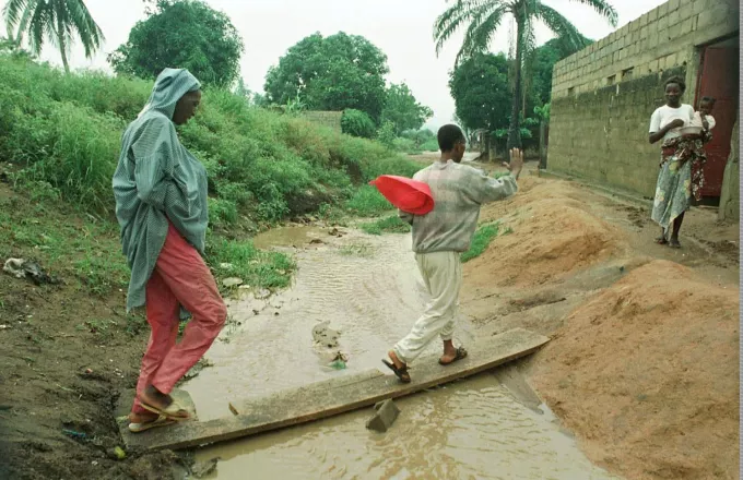 18 νεκροί από τις καταρρακτώδεις βροχές στο Αμπιτζάν