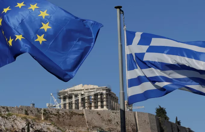 Reuters: Αναβάλει την έξοδο στις αγορές λόγω Ιταλίας η Ελλάδα