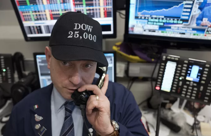 Ο Dow Jones ξεπέρασε για πρώτη φορά τις 25.000 μονάδες