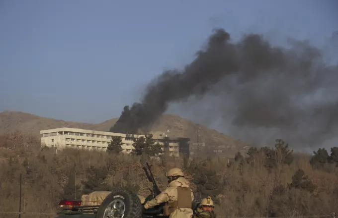 Καμπούλ: Τουλάχιστον 6 νεκροί από εισβολή ενόπλων σε πολυτελές ξενοδοχείο 