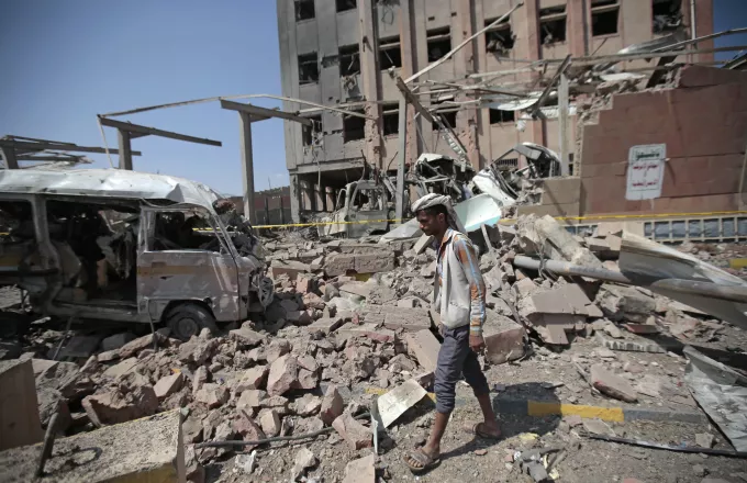 Υεμένη: 52 άνθρωποι σκοτώθηκαν σε βομβαρδισμούς της συμμαχίας υπό την ΣΑ