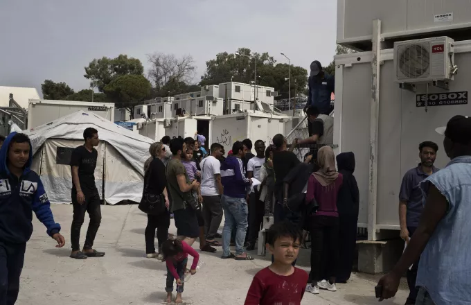 Επιτάχυνση της μεταφοράς των αιτούντων άσυλο από την Μόρια ζητά η UNHCR 