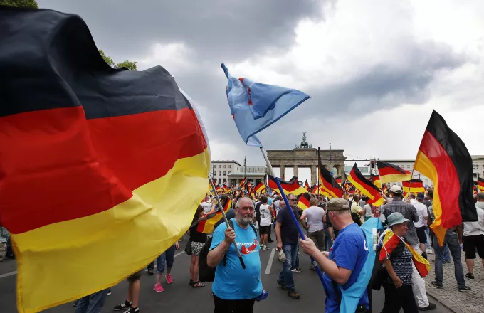 Αντιπαράθεση στο Βερολίνο ανάμεσα στην άκρα δεξιά και τους επικριτές της