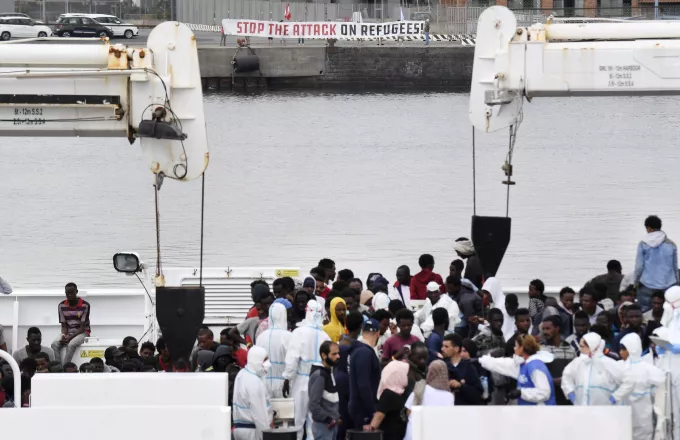 Ιταλικό πλοίο φέρεται να μετέφερε στην Λιβύη διασωθέντες. Η Ρώμη διαψεύδει