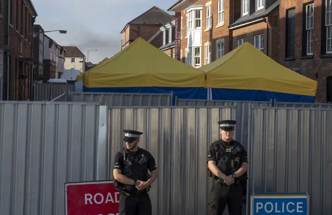 Βρετανία: Το δοχείο Νόβιτσοκ αναζητούν οι αρχές μετά το θάνατο της 44χρονης