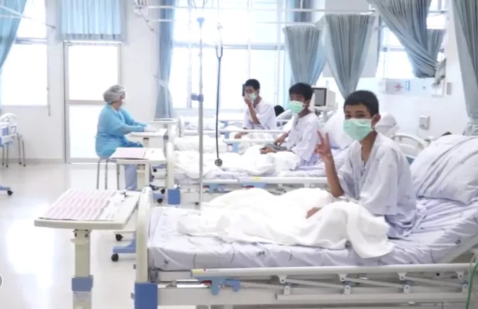 Ταϊλάνδη: Οι πρώτες εικόνες των 12 παιδιών από το νοσοκομείο