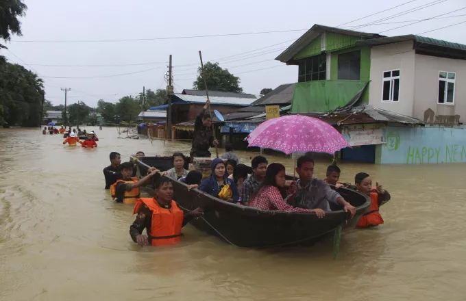 Μιανμάρ: Τουλάχιστον 10 νεκροί, δεκάδες χιλιάδες εκτοπισμένοι από πλημμύρες